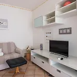 Sunny House 奧爾比亞